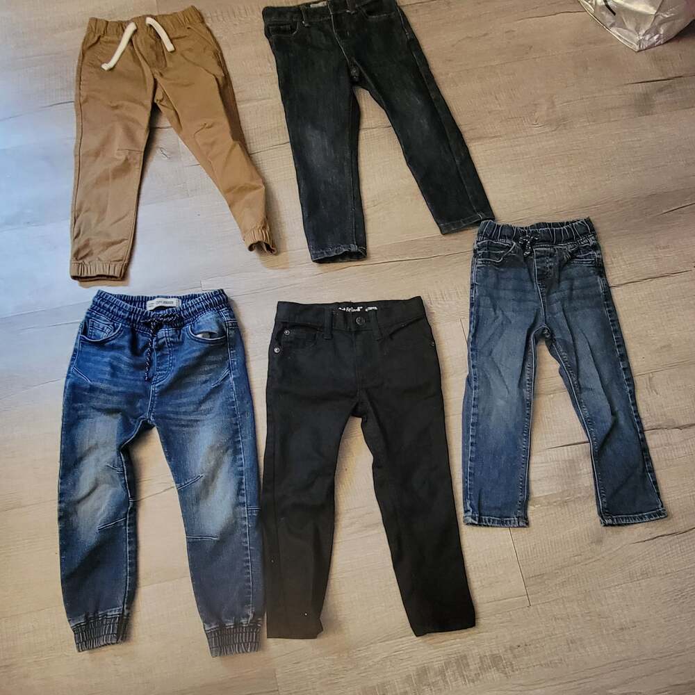 Lot of 5 Boys Toddler Pants and Denim Jeans (Size 4-5 Years)